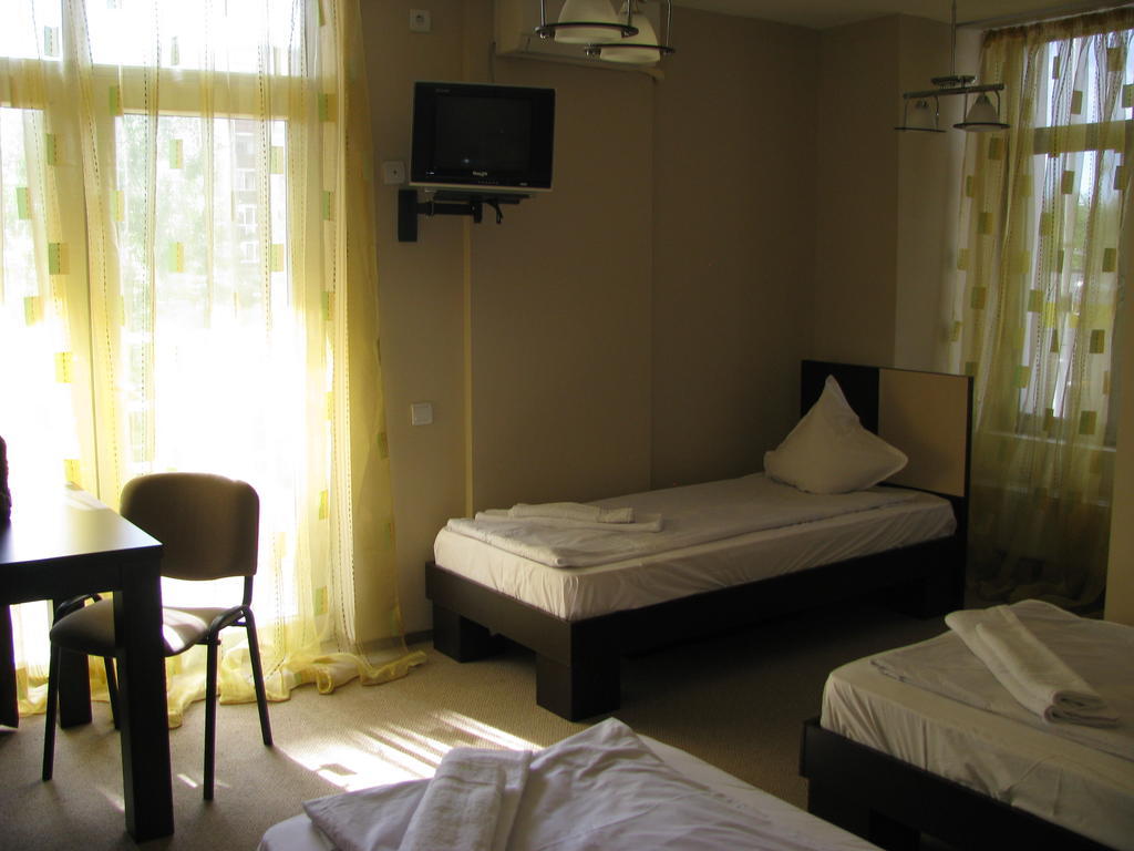 Hotel Babilon Бухарест Номер фото