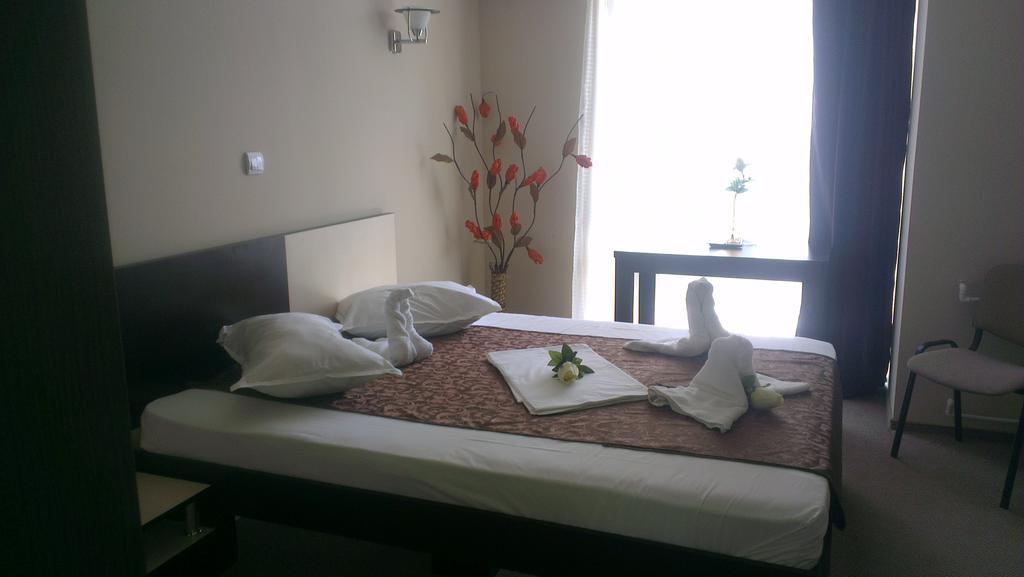 Hotel Babilon Бухарест Номер фото